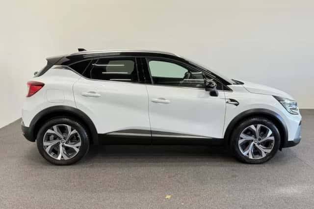 Renault Captur (2022) thumbnail 4