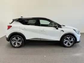 Renault Captur (2022) thumbnail 4