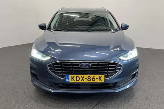 Ford Focus (2022) thumbnail 2