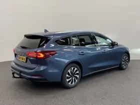 Ford Focus (2022) thumbnail 8