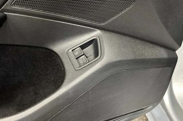Volkswagen Passat (2022) thumbnail 11
