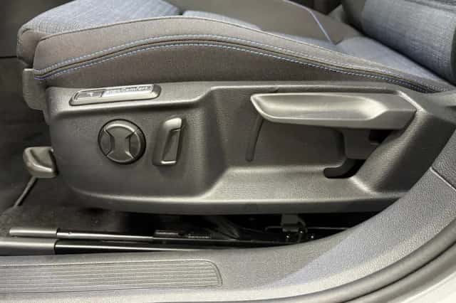 Volkswagen Passat (2022) thumbnail 13