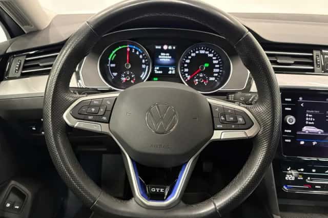 Volkswagen Passat (2022) thumbnail 15