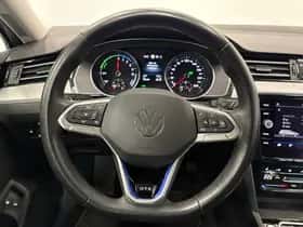 Volkswagen Passat (2022) thumbnail 15