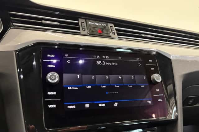 Volkswagen Passat (2022) thumbnail 22