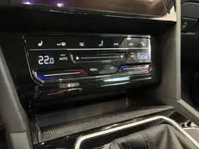 Volkswagen Passat (2022) thumbnail 23