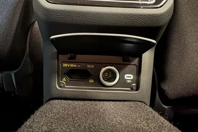 Volkswagen Passat (2022) thumbnail 28