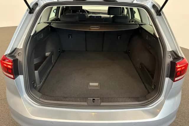 Volkswagen Passat (2022) thumbnail 30