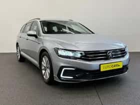 Volkswagen Passat (2022) thumbnail 4