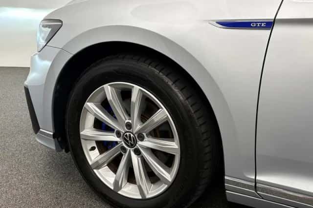 Volkswagen Passat (2022) thumbnail 31