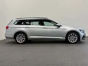 Volkswagen Passat (2022) thumbnail 6