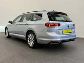Volkswagen Passat (2022) thumbnail 7