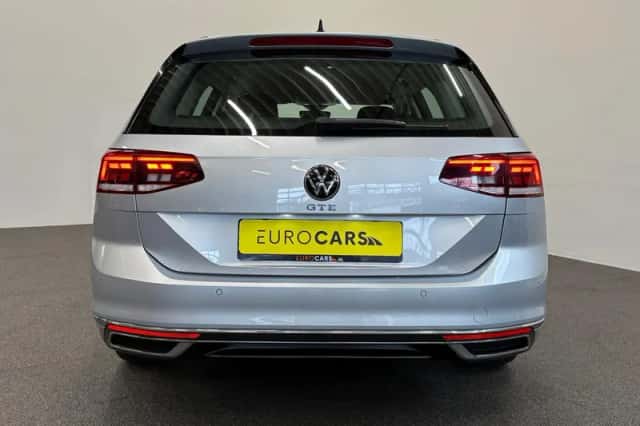 Volkswagen Passat (2022) thumbnail 9