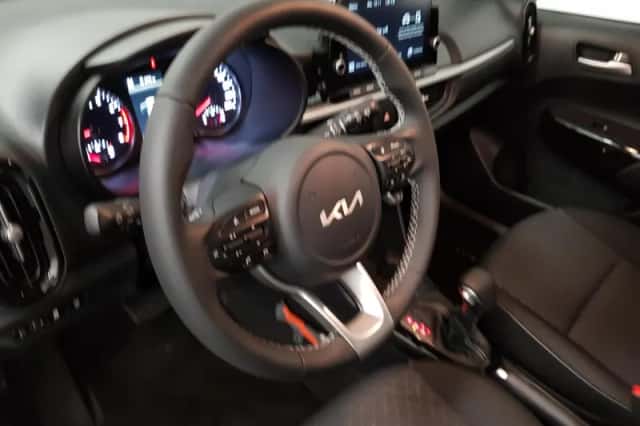 Kia Picanto (2022) thumbnail 15