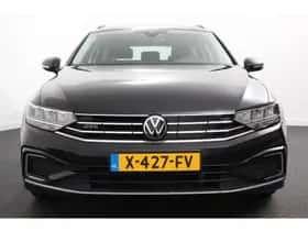 Volkswagen Passat (2020) thumbnail 2