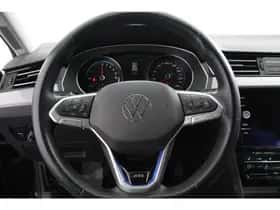 Volkswagen Passat (2020) thumbnail 14