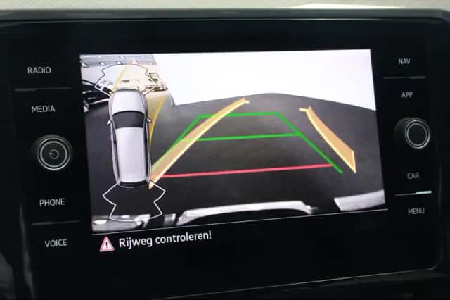Volkswagen Passat (2020) thumbnail 17