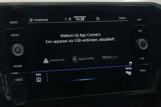 Volkswagen Passat (2020) thumbnail 21