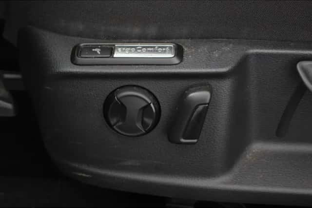 Volkswagen Passat (2020) thumbnail 24