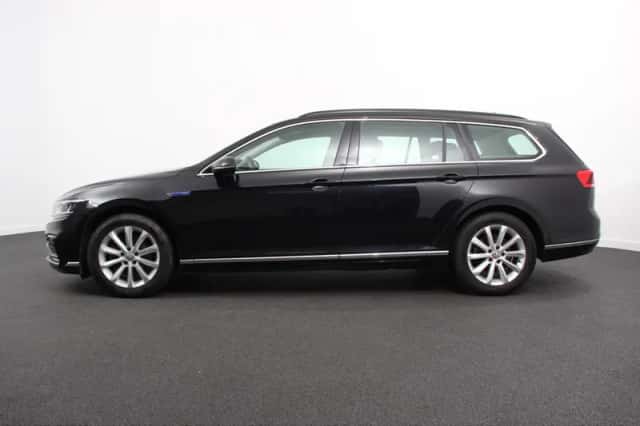 Volkswagen Passat (2020) thumbnail 5