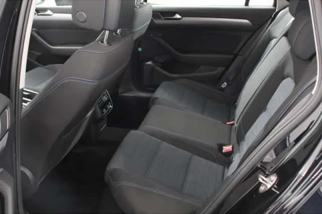 Volkswagen Passat (2020) thumbnail 10