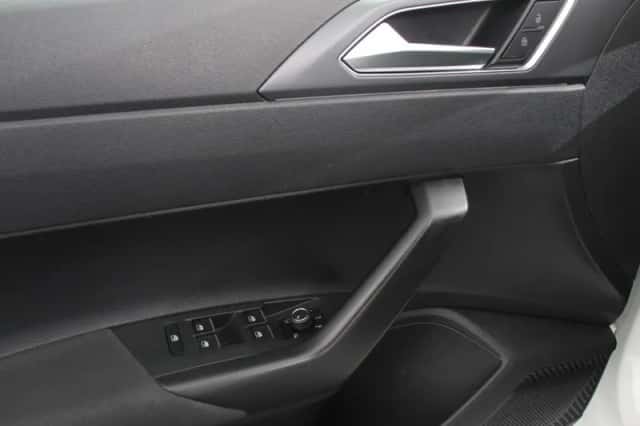 Volkswagen Polo (2023) thumbnail 31