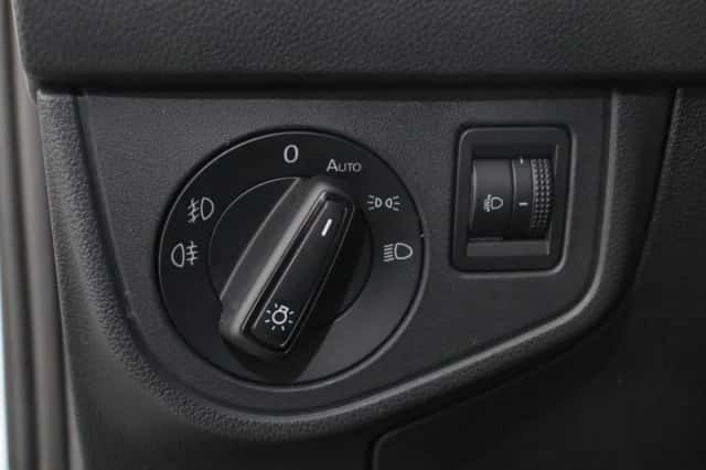 Volkswagen Polo (2023) thumbnail 32