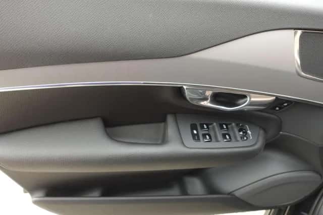 Volvo XC90 (2021) thumbnail 16