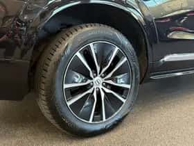 Volvo XC90 (2021) thumbnail 39