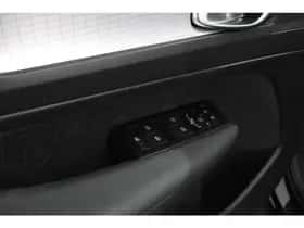 Volvo XC40 (2021) thumbnail 11