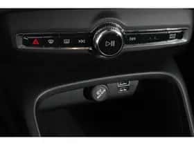 Volvo XC40 (2021) thumbnail 18