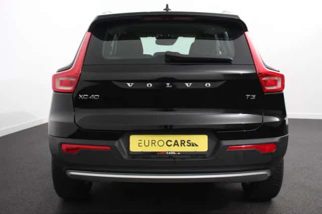 Volvo XC40 (2021) thumbnail 3