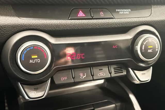 Kia Stonic (2023) thumbnail 9