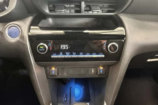 Toyota Yaris Cross (2024) thumbnail 16