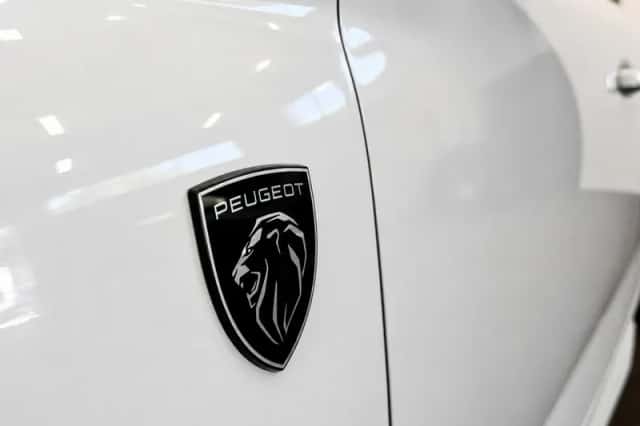 Peugeot 308 (2024) thumbnail 6