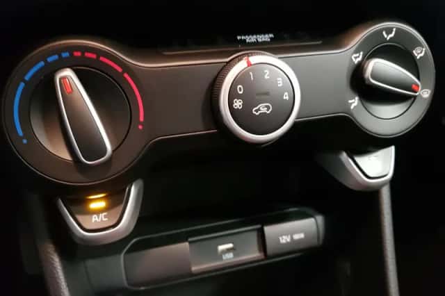 Kia Picanto (2023) thumbnail 20