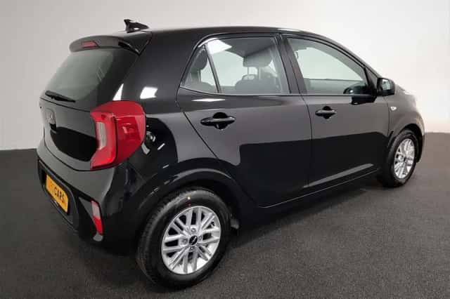Kia Picanto (2023) thumbnail 4