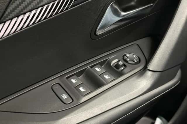 Peugeot 2008 (2025) thumbnail 17