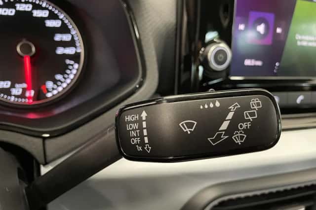 SEAT Arona (2022) thumbnail 16
