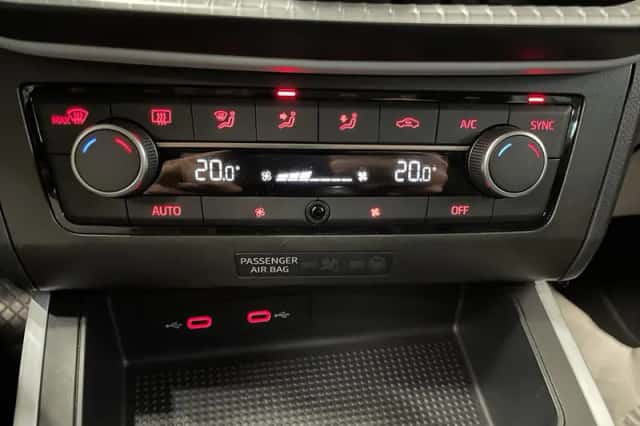 SEAT Arona (2022) thumbnail 24