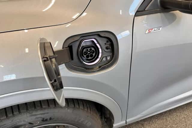 Ford Kuga (2025) thumbnail 5