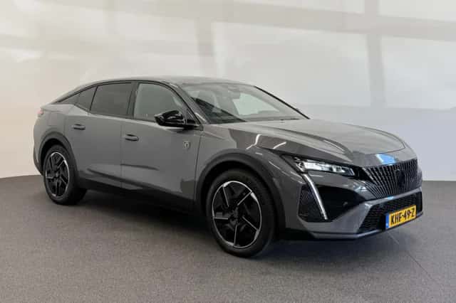 Peugeot 408 (2024) thumbnail 3