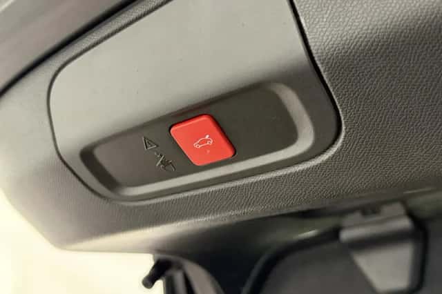 Peugeot 408 (2024) thumbnail 40