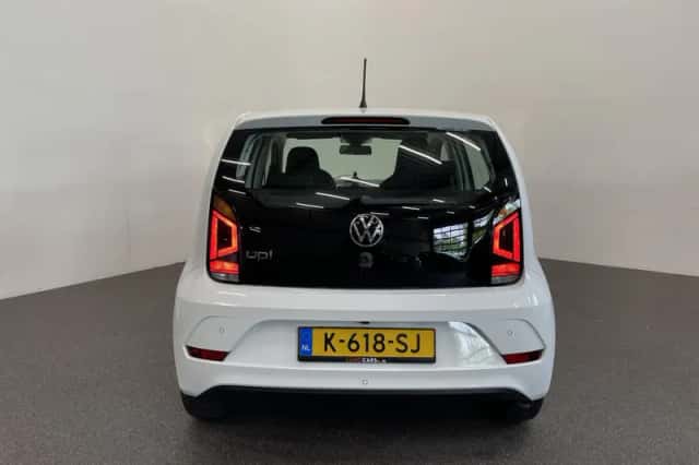 Volkswagen Up! (2021) thumbnail 7