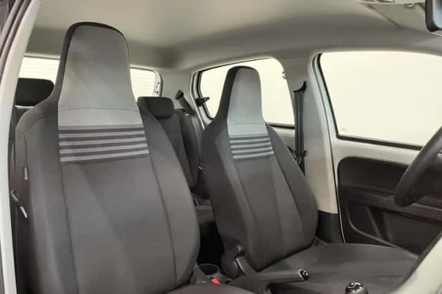 Volkswagen Up! (2021) thumbnail 9