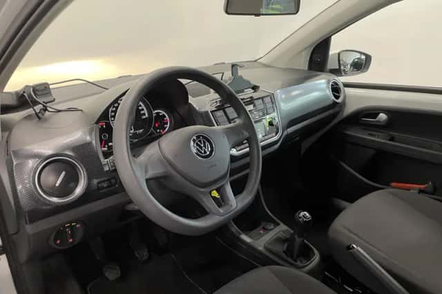 Volkswagen Up! (2021) thumbnail 10
