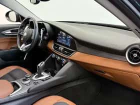 Alfa Romeo Giulia (2021) thumbnail 16