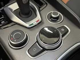 Alfa Romeo Giulia (2021) thumbnail 24