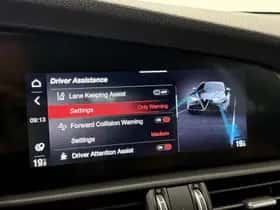 Alfa Romeo Giulia (2021) thumbnail 32