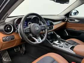 Alfa Romeo Giulia (2021) thumbnail 10